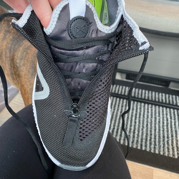 Nike PG 4 basketball shoes. - Picture 3 of 5